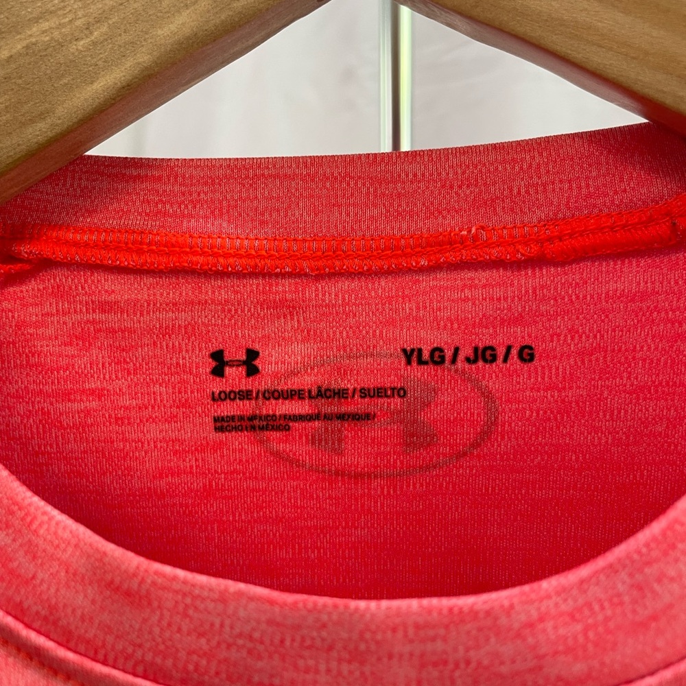 Under Armor YOUTH LARGE TShirt